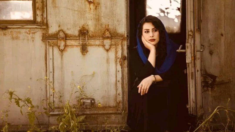 غټ سترګې نجلۍ