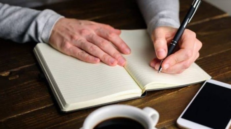 ولې ځيني خلک کيڼ لاسي وي ؟