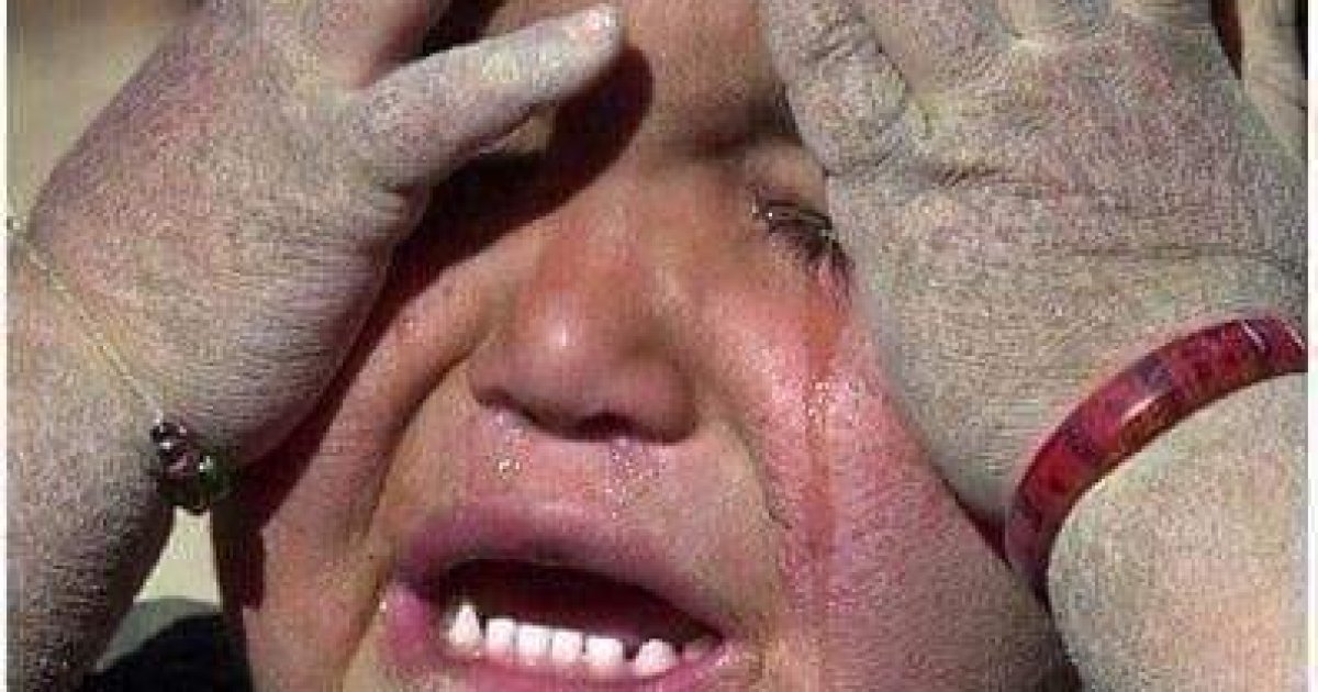 مور له حاله، د بې خبره ماشوم چیغې