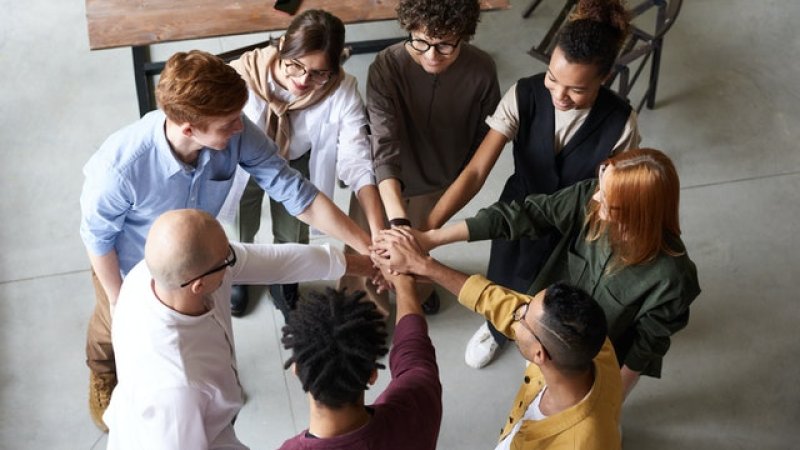 په يو ټيم کې په شريکه د کار کولو ګټې