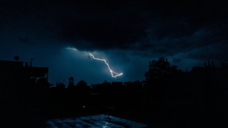 تالنده او برېښنا چيشي ده؟