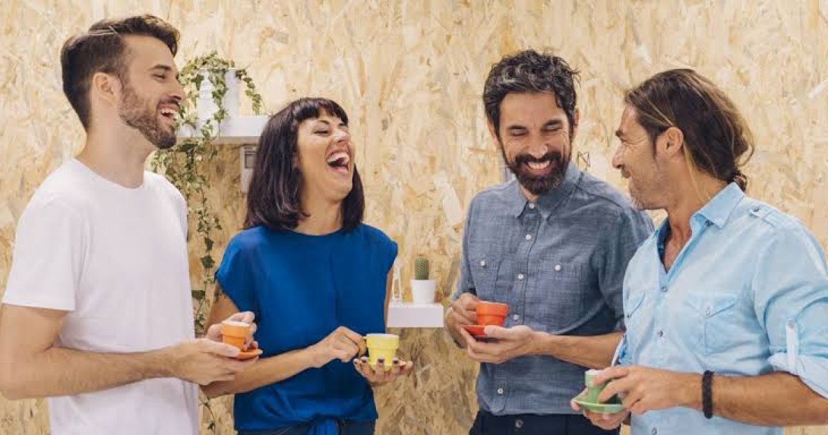 څنګه کولای شم ټولنيز محبوبیت پيدا کړم؟