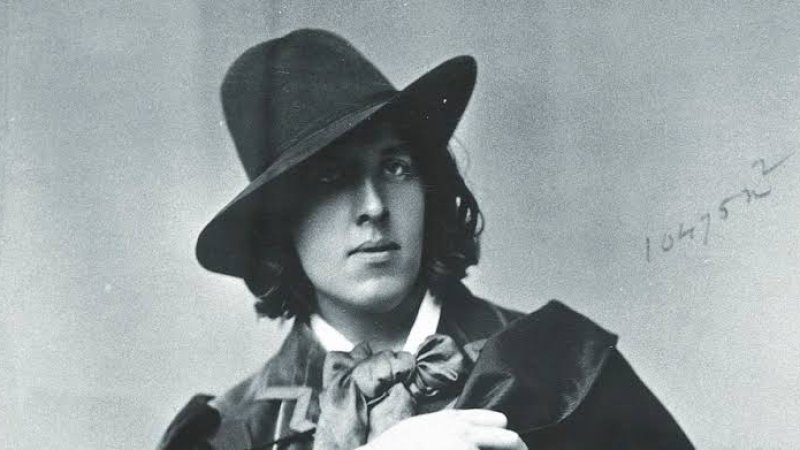 ښکلا پېژندونکی اوسکار وایلډ وپېژنئ