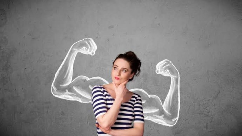 پر ځان مثبت باور درلودل او  غرور/ځانغوښتنې تر منځ توپير